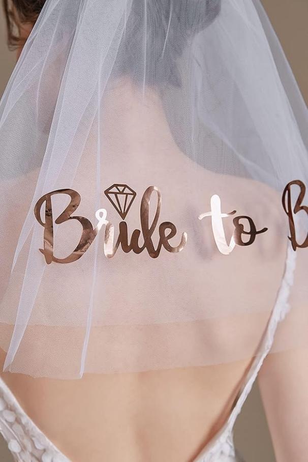 Velo da Sposa 'Bride to Be' u2013 Accessorio Elegante per Addio al Nubilato u2013 Velo Bianco con Pettine
