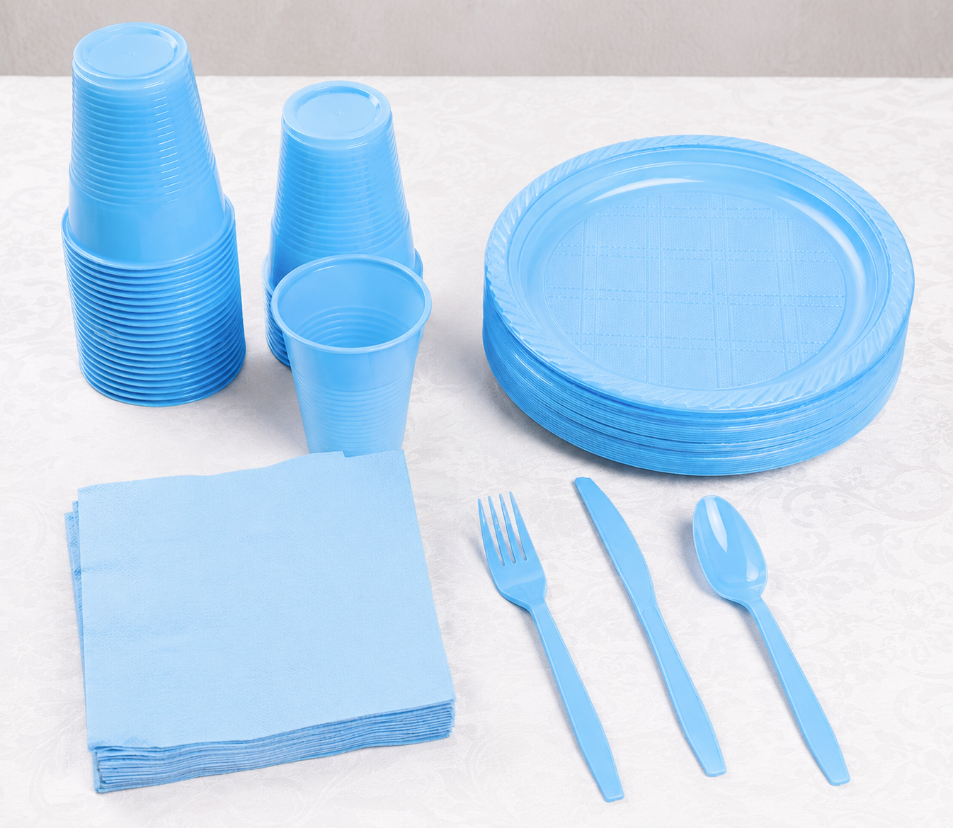 stoviglie-in-plastica-celeste-da-tavola-02 Stoviglie in Plastica Celeste da tavola